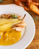 Куриная грудка с грушей