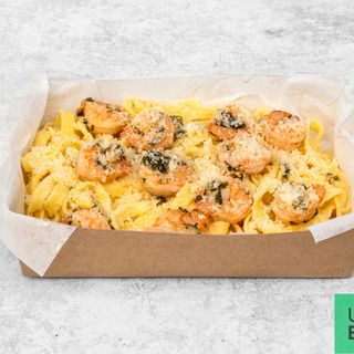 Shrimp with Garlic and Lemon Fettuccine Alfredo