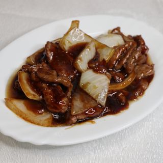 Ternera con Cebollas