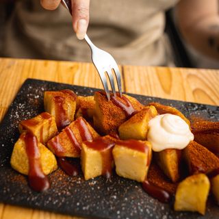 Patatas Bravas de la Casa