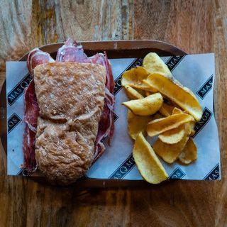 Bocadillo de paletilla ibérica
