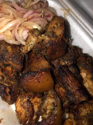 Porc Braisé Aux Boissons