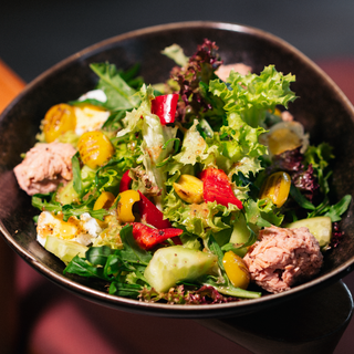  თინუსით