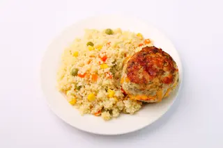 Кус-кус з овочами та котлета куряча з сиром (250г)