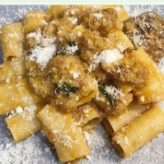 RIGATONI ALLA GENOVESE 