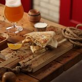 კესადია ქათმით და საქონლის ხორცით