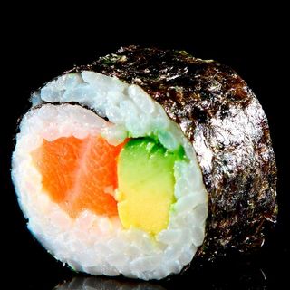 11. Futomaki Salmón Y Aguacate  (8 Pza.)