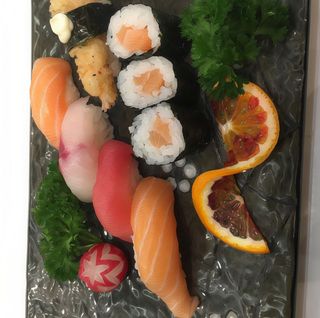 M22. Sushi mix