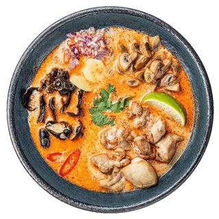 Zupa Tom Yam z kurczakiem 