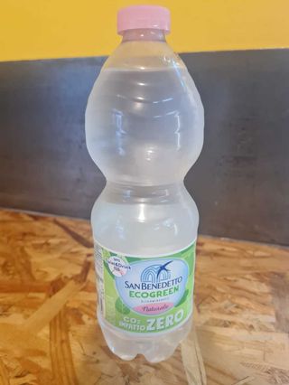 Acqua naturale