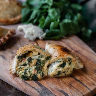 Empanada de espinaca y queso