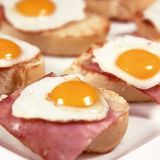 Huevos De Codorniz Con Bacon (8 Uds.)