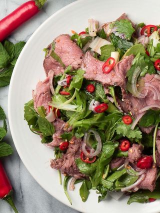 Salada de Carne Tailandesa