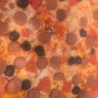 Pizza würstel