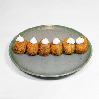 Croquetas de rabo con salsa de trufa