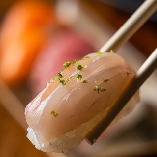 Nigiri de Dourada e Robalo