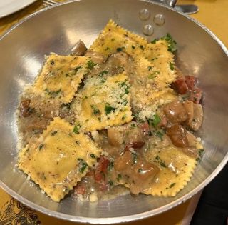 Ravioli speck e funghi