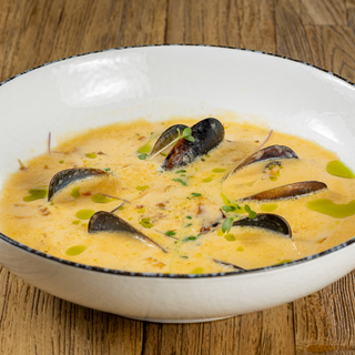 მიდიების წვნიანი ჩედარით