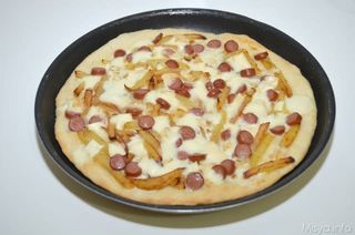 Pizza wurstel e patatine fritte