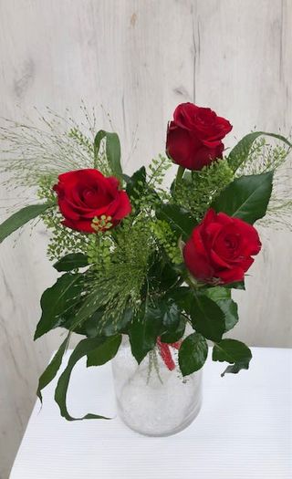 Bukiet z 3 średnich róż 