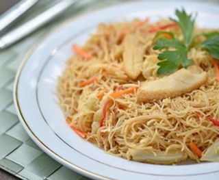 22. Spaghetti di riso di pollo alla piastra