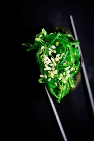 124. Gunkan Wakame (2 Pzs.)