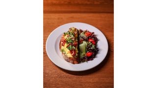 Avocado tost sa slaninom