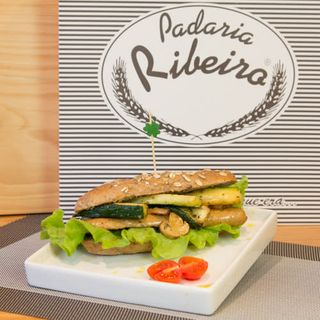 Cachorro de Tofu em Pão de Alfarroba