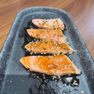 77. tataki de salmón