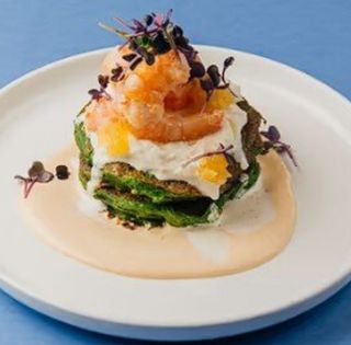 Оладьи овощные с щучьей икрой и лососем