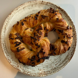 Covrig foietaj cu ceapa caramelizata