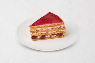 Торт Медовик з вишнею