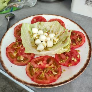 Салата Капрезе (350г)