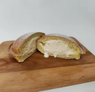 NLO burger sa sladoledom od vanile