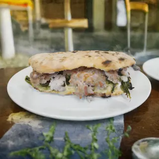 Saltimbocca salsiccia e friarielli