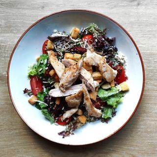 Sałatka z kurczakiem 360g