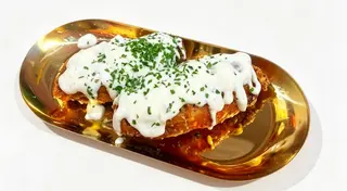 Alitas de pollo con salsa cremosa de yogur (2 uds.)