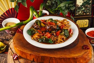 H16-შემწვარი რვაფეხა ბროკოლით და სანელებლებით