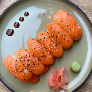 Nigiri com sesam seeds 6 pcs