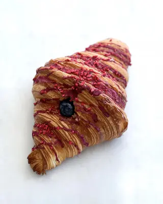 Croissant cu Afine și Vanilie