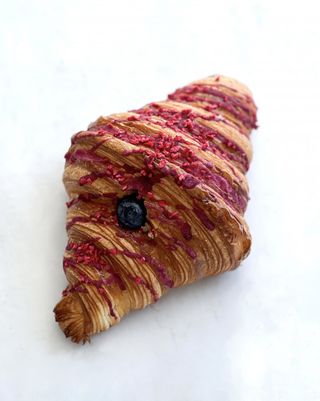 Croissant cu Afine și Vanilie