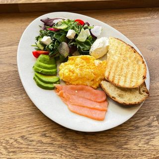 Скрембл з лососем