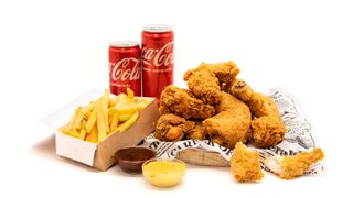 Menú 4 Piezas De Pollo + 4 Tiras + 4 Alitas 