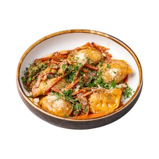 PIEROGI Z SZARPANĄ WIEPRZOWINĄ