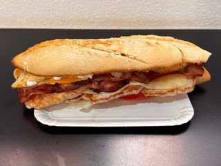 Bocadillo Malagueña El Punto