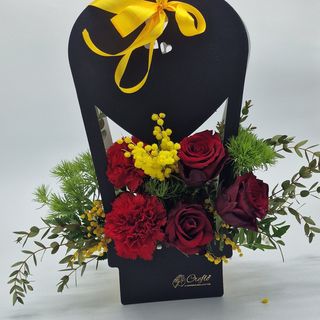 Mongolfiera con rose e mimosa