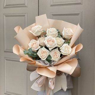 Buchet 11 trandafiri albi