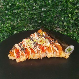 Pizza sushi tatar z łososia - 1 kawałek