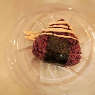 Onigiri Spicy Salmon Black 1 Pezzo