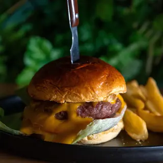 HAMBURGUESA CHEESELOVERS